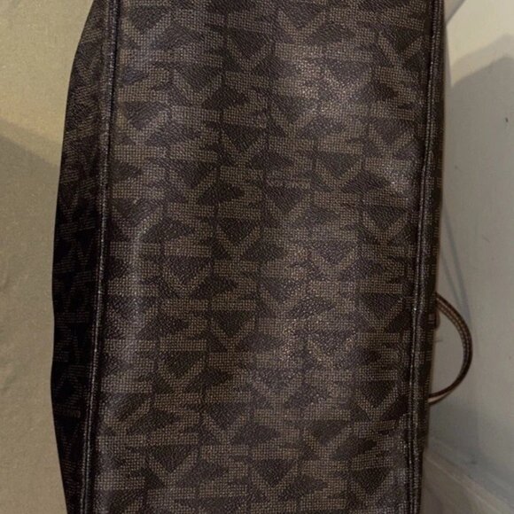 Michael Kors Large Dark Brown Signature Tote Bag - Picture 3 of 11
